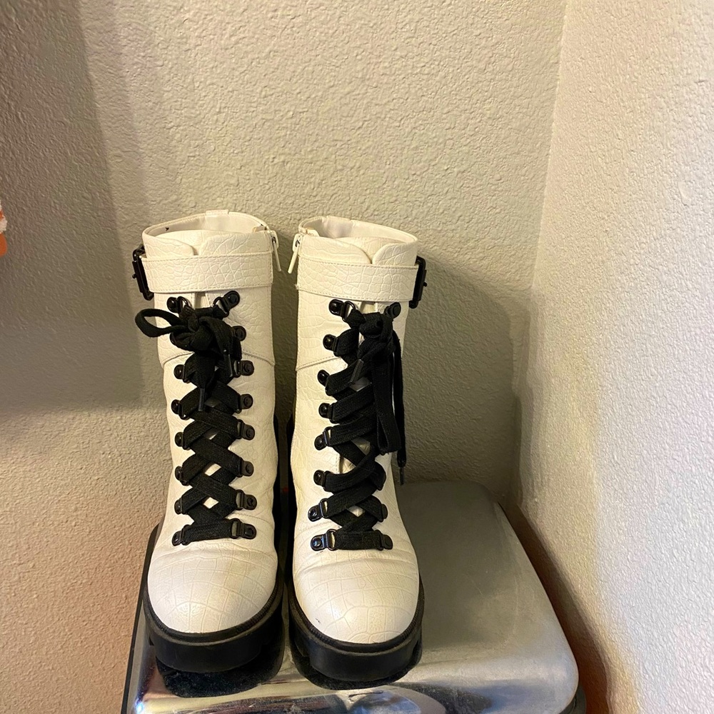 Mix No. 6 white faux leather boots